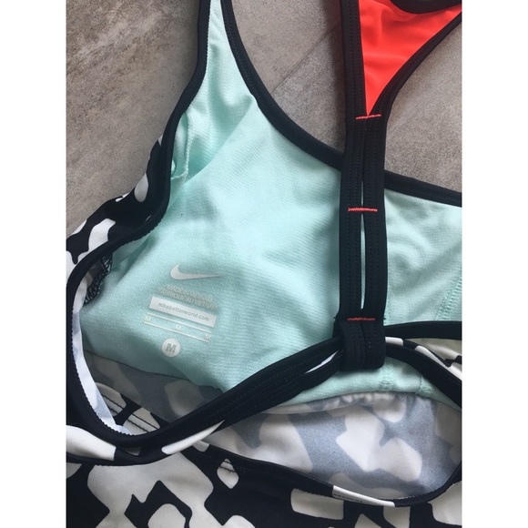 Nike Bundle Set Top and Pants - Picture 3 of 5
